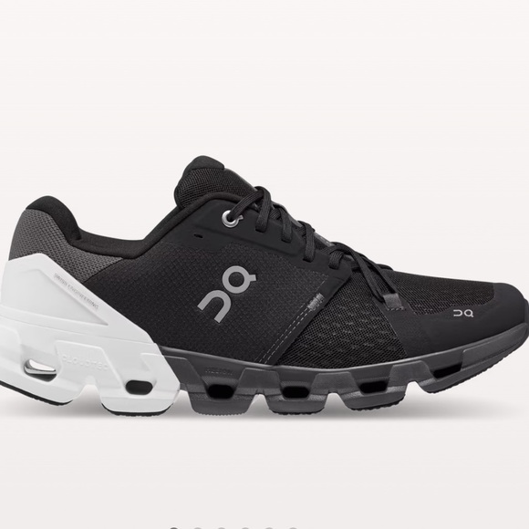 On Cloud CloudFlyer size 13 - Picture 1 of 10